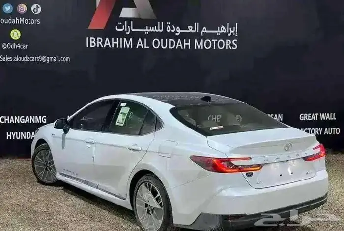 تويوتا كامري LE هايبرد 2025 2