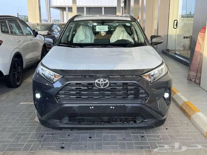 تويوتا راف فور فتحة XLE بنزين 2025 سعودي 2