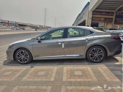 تويوتا كامري 2025 LE هايبرد عبداللطيف جميل 13