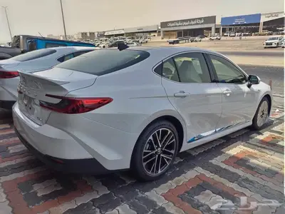 تويوتا كامري 2025 LE هايبرد عبداللطيف جميل 15