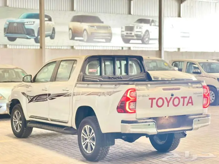 تويوتا هايلوكس غمارتين S-GLX 4 4 اوتوماتك بنزين2025 سوبر 8