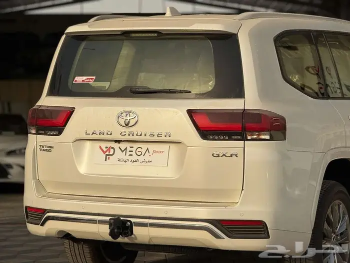 تويوتا لاندكروزر 2025 ديزل GXR3 قوي ومرونة على جميع الطرقات 19