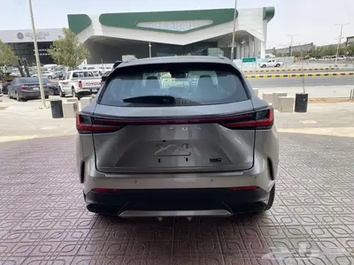 لكزس NX 350CC بنزين 2025 رماادي داخلي احمر. 27