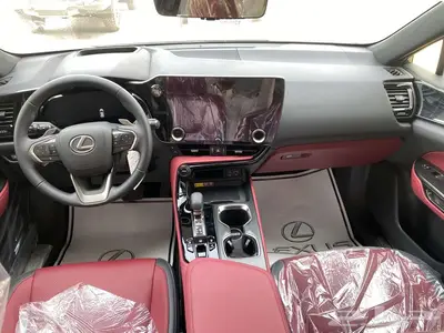 لكزس NX 350CC بنزين 2025 رماادي داخلي احمر. 22