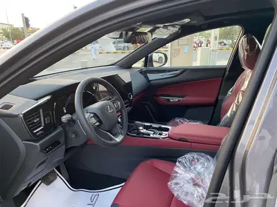 لكزس NX 350CC بنزين 2025 رماادي داخلي احمر. 7