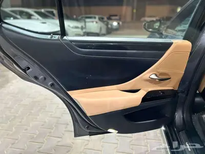 لكزس ES350 موديل 2023 بنزين 12