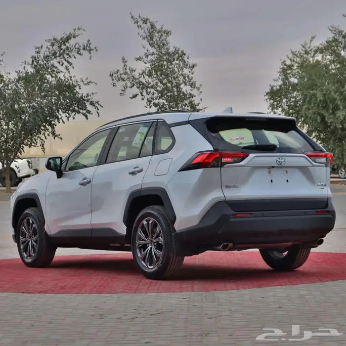 تويوتا راف فور فتحة XLE محرك 2.0 بنزين 2025 سعودي 7