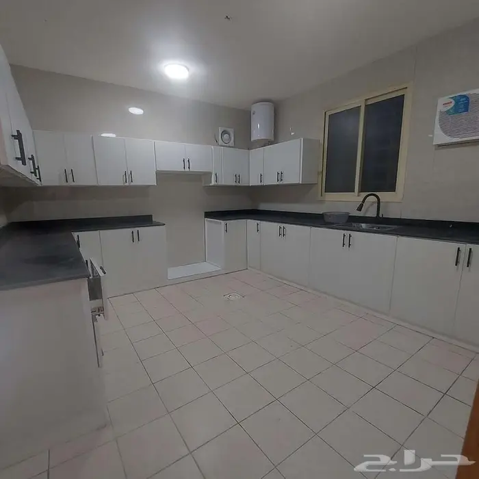 شقة للايجار بحي اشبيليا 2