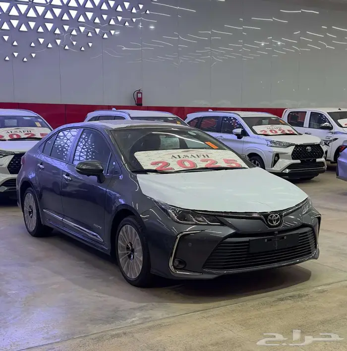 تويوتا كورولا 2.0 XLI مطور فتحة 2025 1