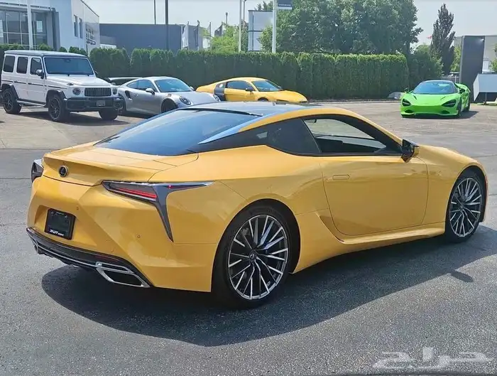 للبيع لكزز LC500 موديل 2024 شبه اصفار وارد كندا 5