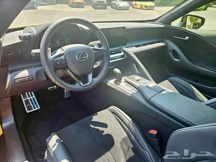 للبيع لكزز LC500 موديل 2024 شبه اصفار وارد كندا 8