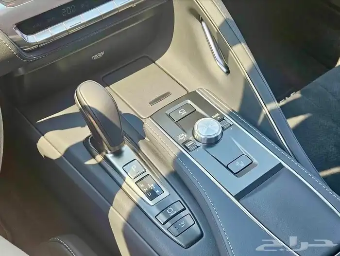 للبيع لكزز LC500 موديل 2024 شبه اصفار وارد كندا 15