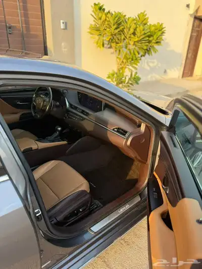 لكزس 2020 ES350 فل كامل للبيع 19