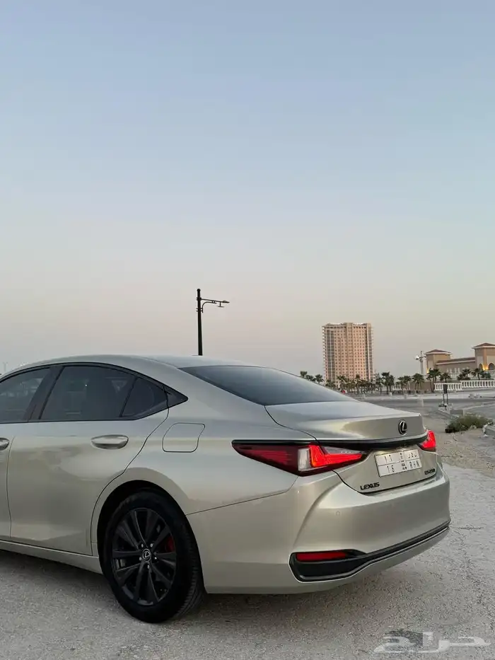 للبيع لكزس ES250 2019 6