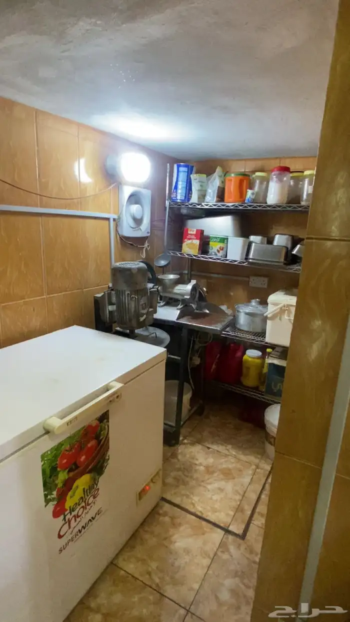 محل كامل متكامل مع جميع اغراضه وعدته 4