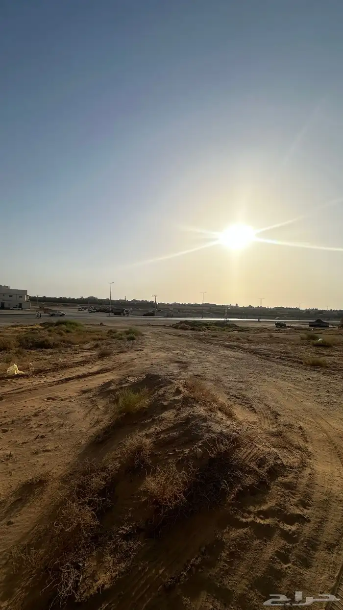 ارض بحي الشقة بالقرب من كبري العليا بمساحة (767) 5