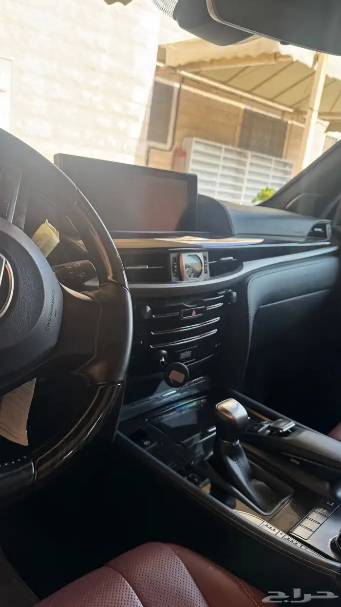 لكزس LX 570 s فل ممشى قليل مخزن البدي وكالة 11