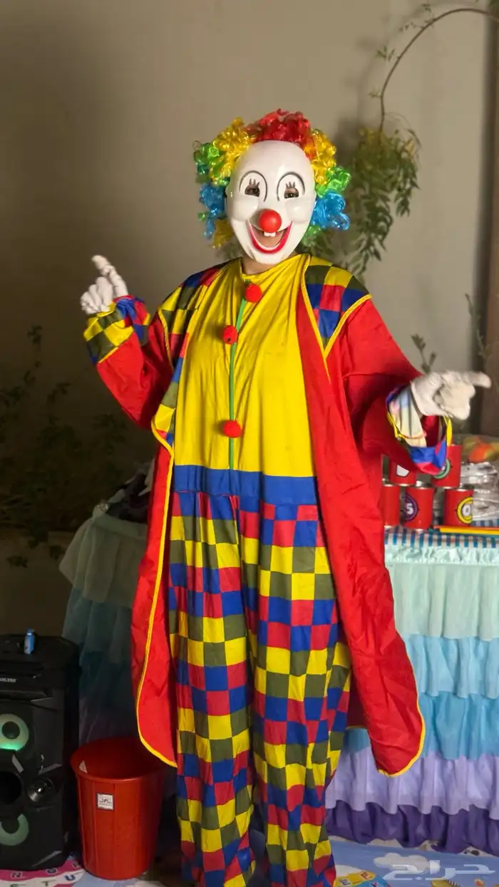 مهرجين و مهرجات وشخصيات كرتونيه وعربات التسالي 10