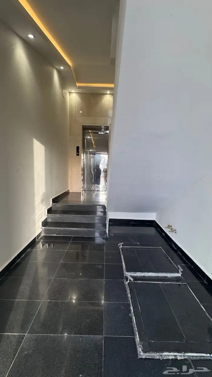 للبيع شقق تشطيبات راقيه 6 غرف مع سطح حى الضيافه 3