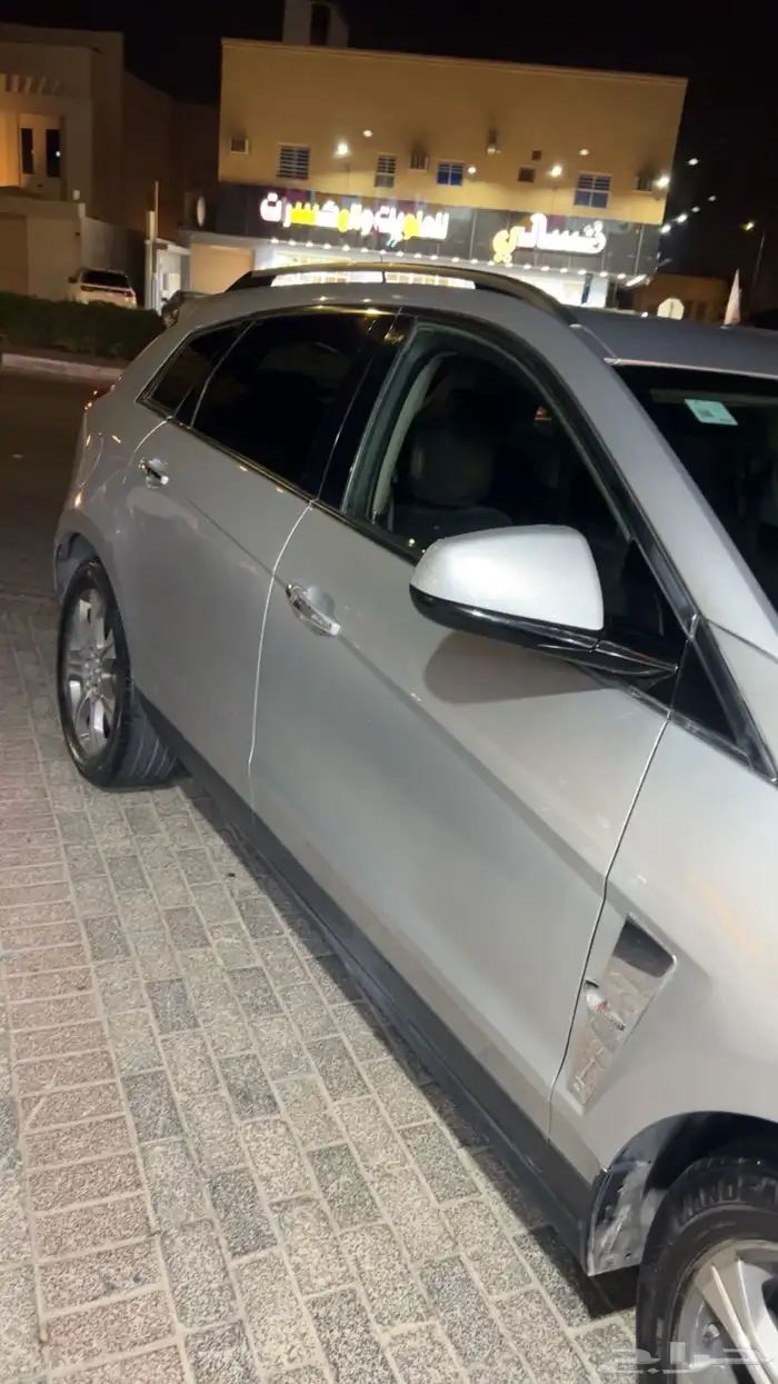 سيارة كاديلاك SRX موديل 2012 اللون رصاصي 6