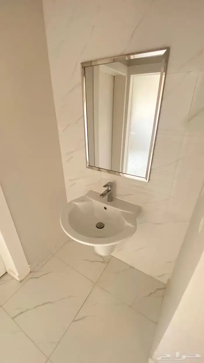 شقة سكنية بحي الخزامى بعنيزة تشطيب شبه جديد 15