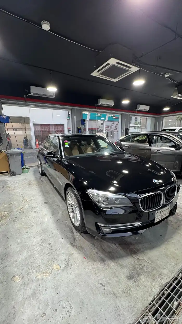 بي ام دبليو الفئه السابعة ( مالك اول ) 34