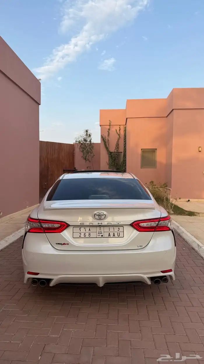 للبيع كامري سبورت V6 شبه وكالة 8