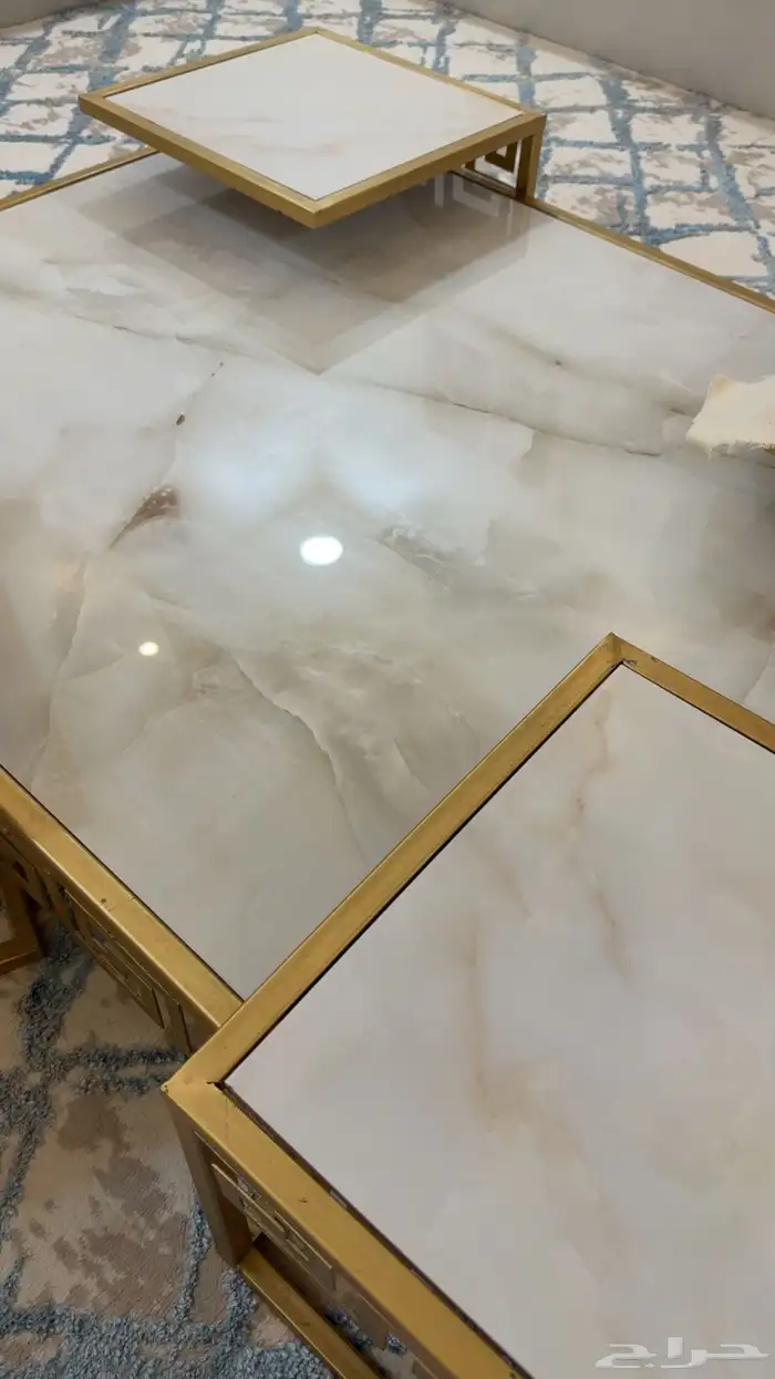 طاوله مع خدمه اربع نظيفه وجديده 300 2