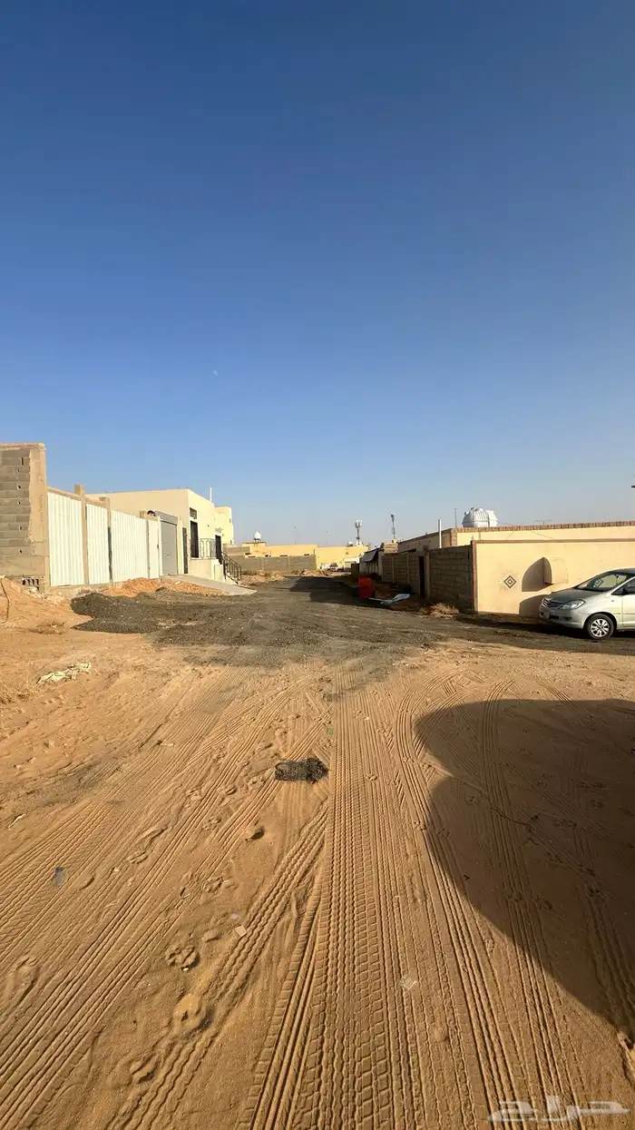 ارض بحي الشقة بالقرب من كبري العليا بمساحة (767) 1
