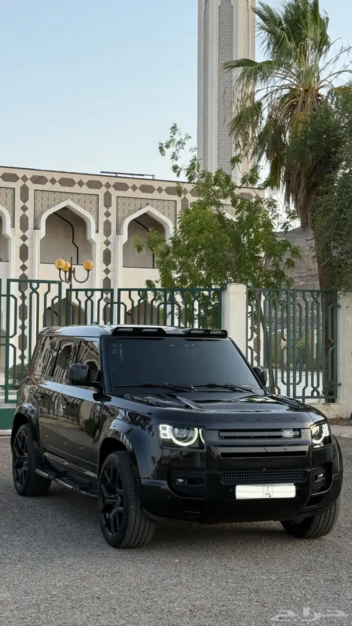 ديفندر 8V 110 2022 10