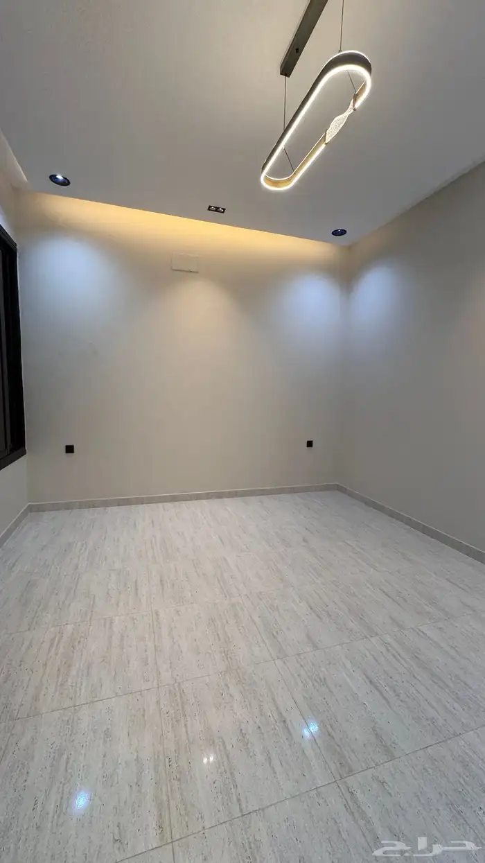 للبيع شقه ارضيه 6 غرف مع حوش تشطيبات راقيه موقع متميز 16