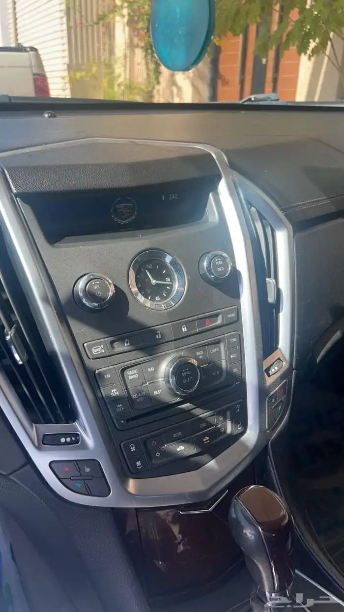 سيارة كاديلاك SRX موديل 2012 اللون رصاصي 12
