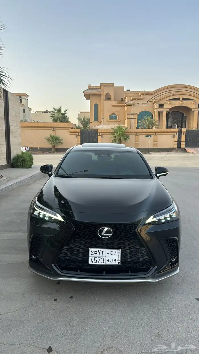لكزس Nx بحالة الاصفار F سبورت 3