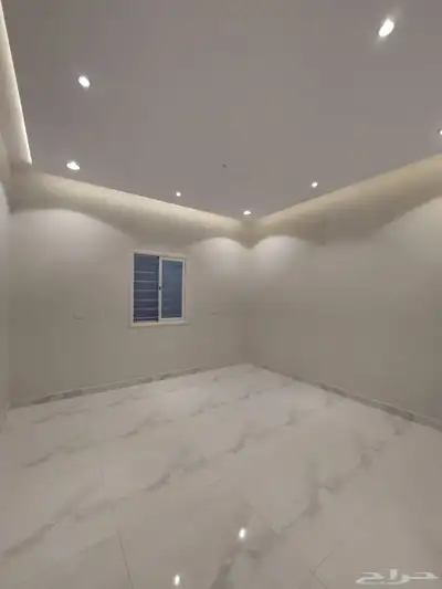 للبيع روف علوي مع ملحق درج داخلي وخارجي با المحاله 16