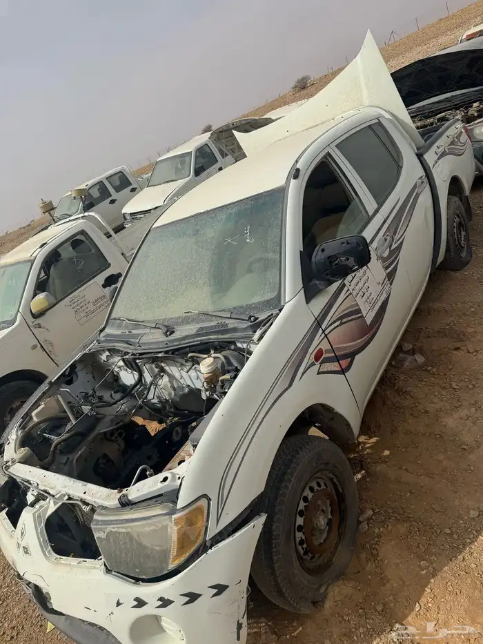 للبيع تشليح موستبيشي L200 عدد 3 2