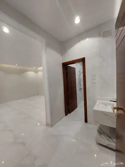 للبيع روف علوي مع ملحق درج داخلي وخارجي با المحاله 24