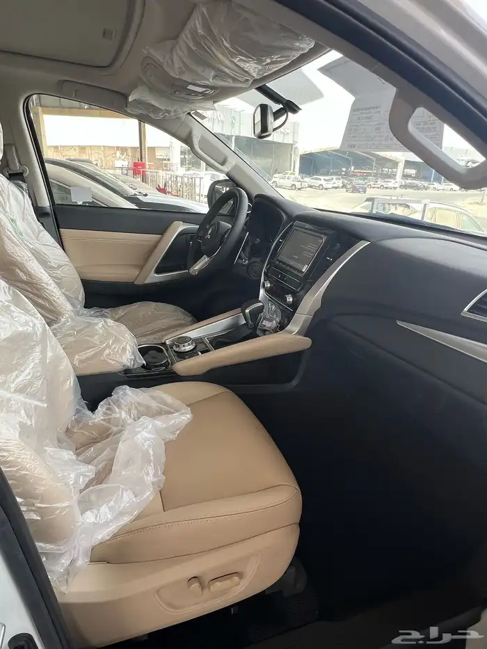 متسوبيشي منتيرو سبورت 2025 بريميوم بالنقد والتقسيط 10