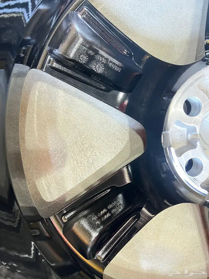 جنوط ديفندر إيطالي درجه أولى نفس الوكاله مقاس 22 4