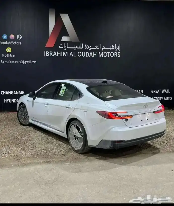 تويوتا كامري LE هايبرد 7