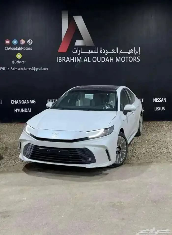 تويوتا كامري LE هايبرد 0