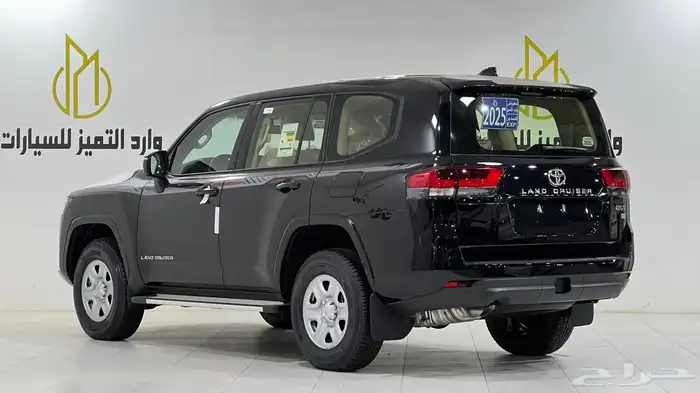 تويوتا لاندكروزر GX.R 2025 هدد خليجي تنفس طبيعي 3