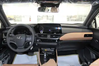 لكزس - UX300 Ch هايبرد - 2025 - فل كامل - خليجي 12