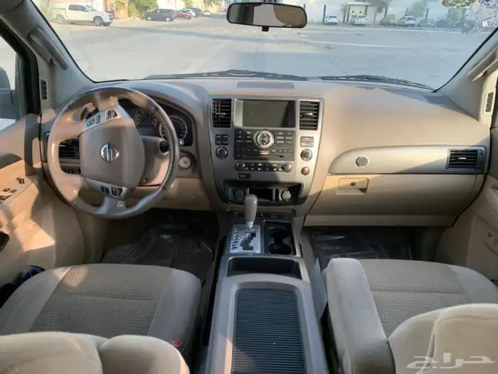 car nissan 4