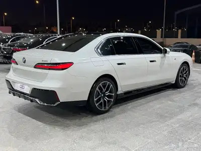 بي إم دبليو 740i موديل 2023 2