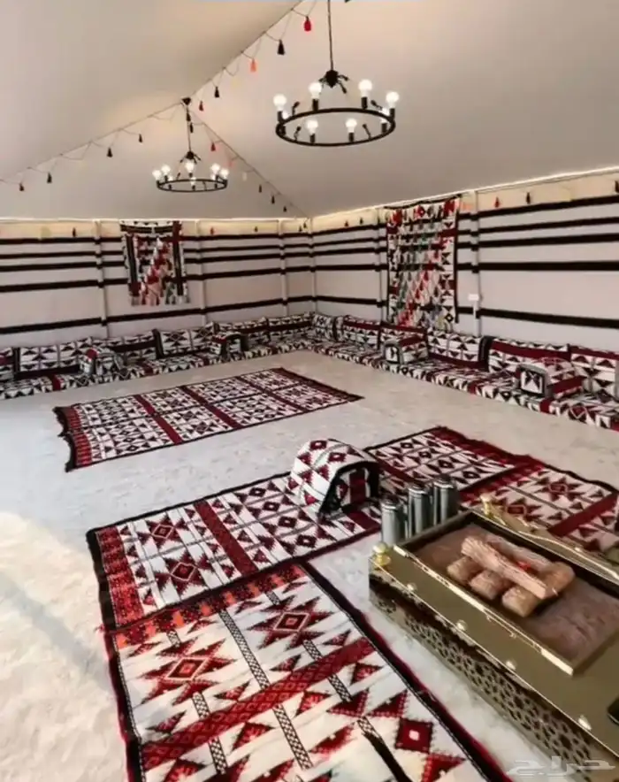 مجالس ملكيه وخيمة الصقور 1