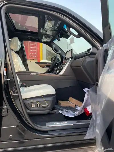 لكزس 2025 LX600BBخليجي داخلي اوف ويت(بنزين)6سلندر 21