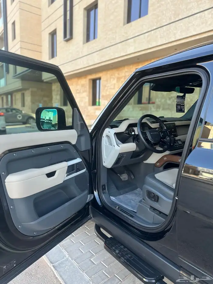 ديفندر V6 2023 اكس 34