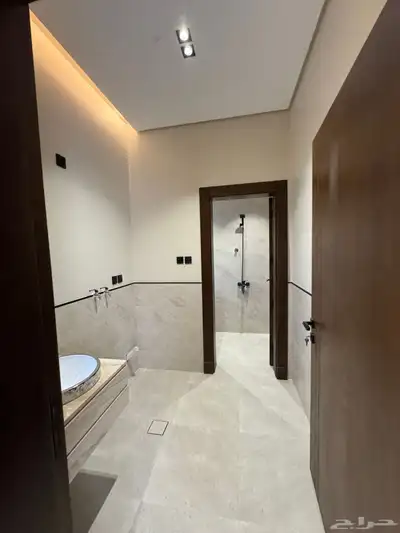 للبيع فيلا مودرن دورين وملحق واصل جميع الخدمات تشطيب vip 25