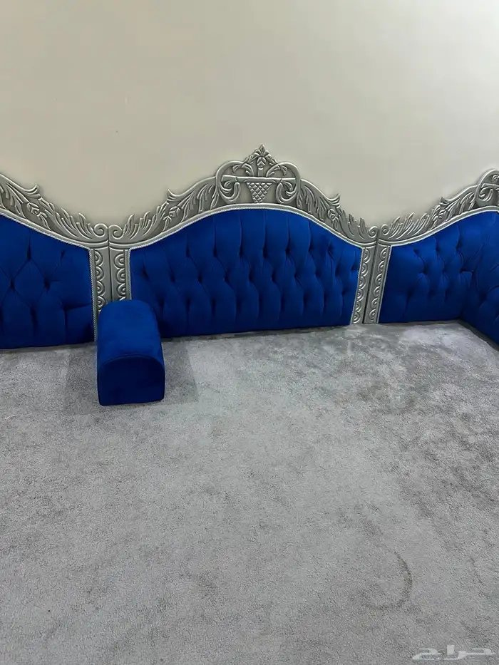 اثاث للبيع مخاد ظهر وفرشه 0