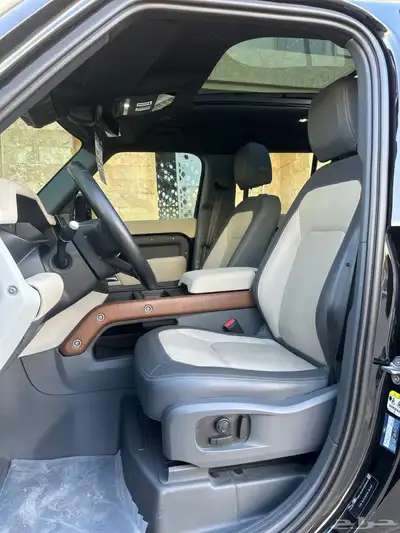 ديفندر V6 2023 اكس 39